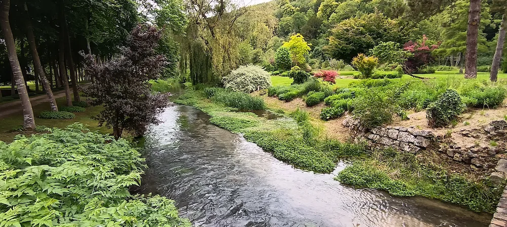 escapade éco-responsable en Normandie rivière Vallée de l'Andelle jardin